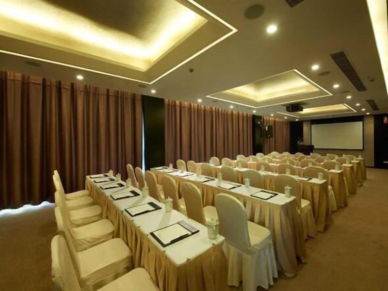 Wuxi Huayi Mingdu Hotel image