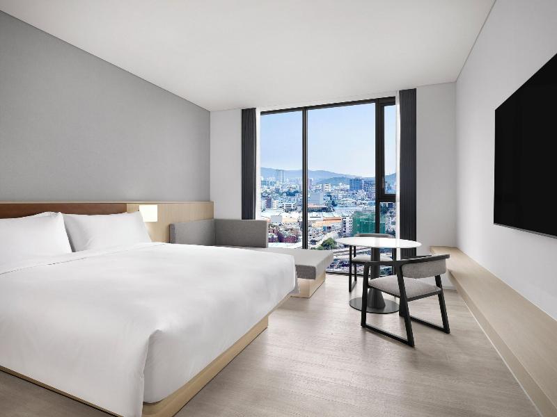 AC Hotel by Marriott Seoul Geumjeong image