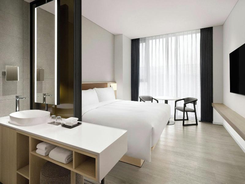 AC Hotel by Marriott Seoul Geumjeong image