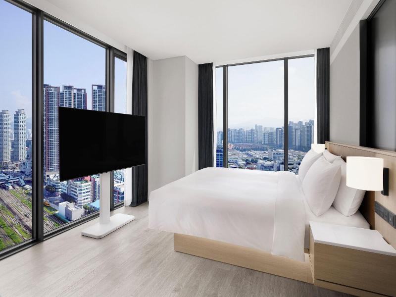 AC Hotel by Marriott Seoul Geumjeong image