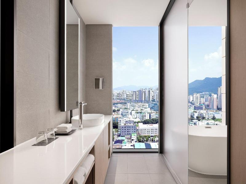 AC Hotel by Marriott Seoul Geumjeong image
