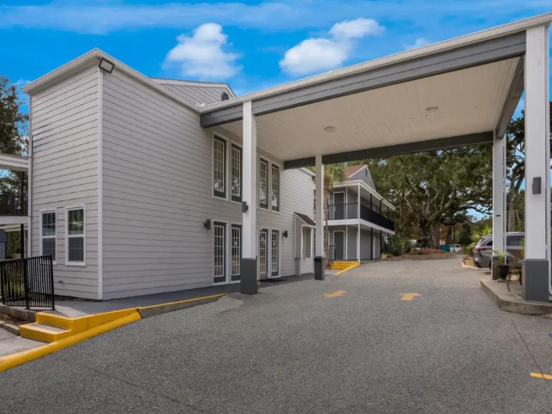 Quality Inn Ocean Springs - Biloxi East image