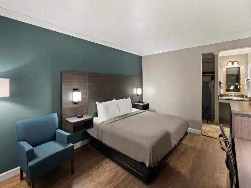 Quality Inn Ocean Springs - Biloxi East image