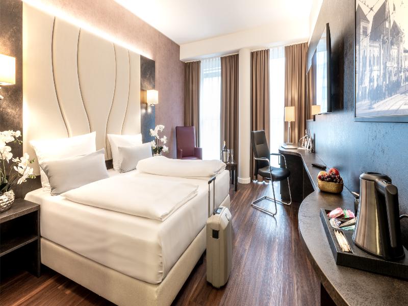 PLAZA Premium Berlin Kurfürstendamm image