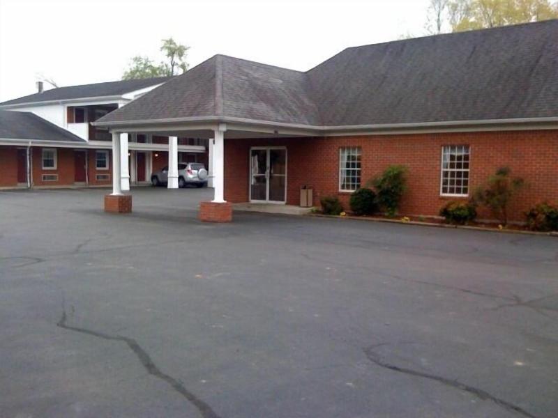 Downtown Super Inn — general view
