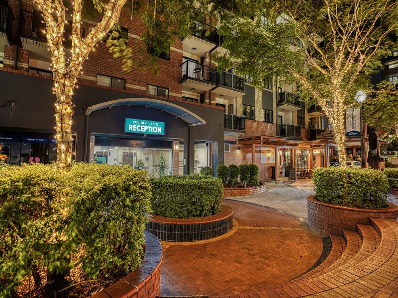 Central Brunswick Apartment Hotel image