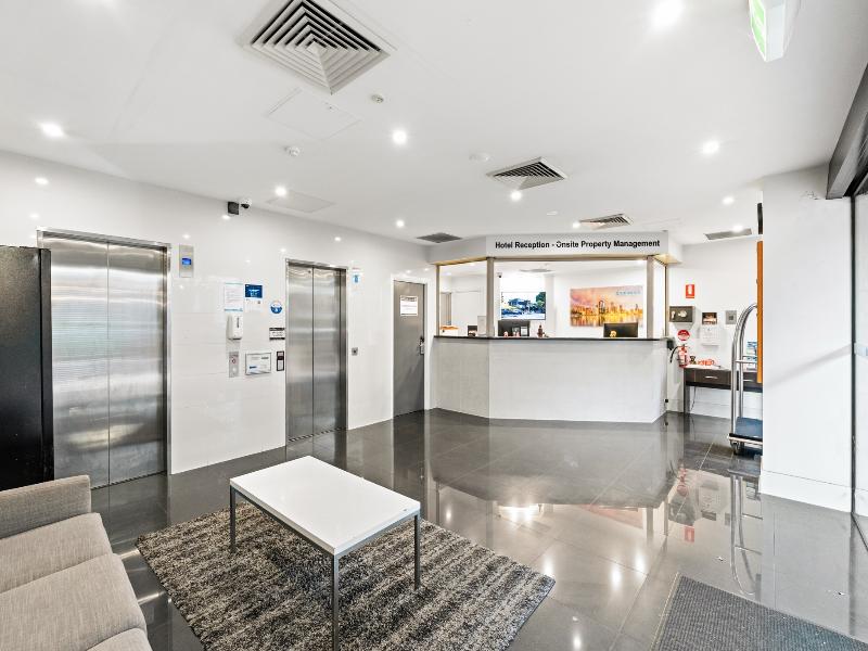 Central Brunswick Apartment Hotel image