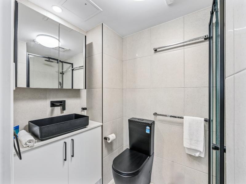 Central Brunswick Apartment Hotel image