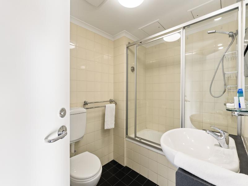 Central Brunswick Apartment Hotel image