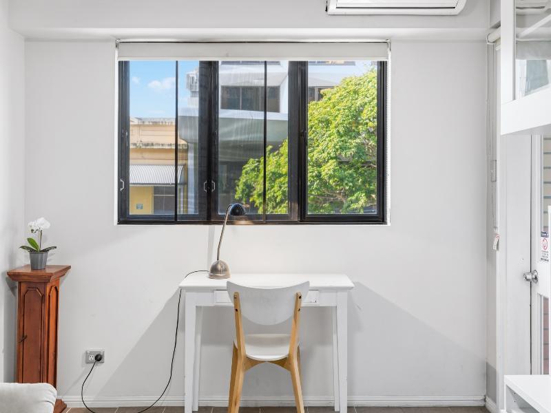 Central Brunswick Apartment Hotel image