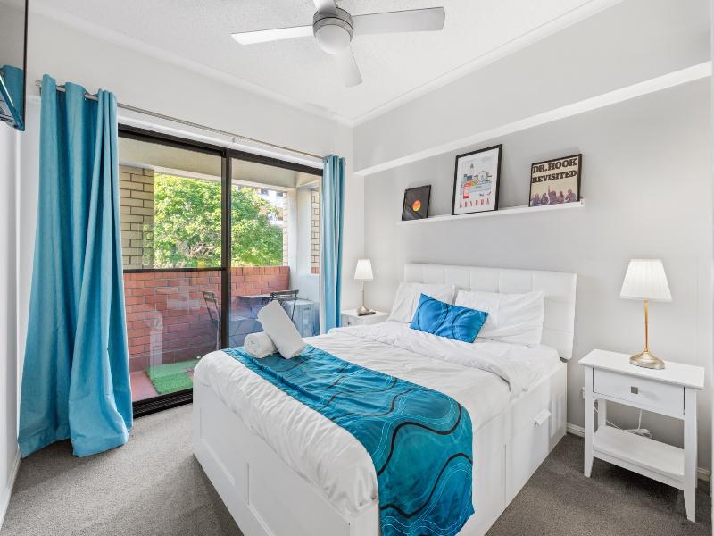 Central Brunswick Apartment Hotel image