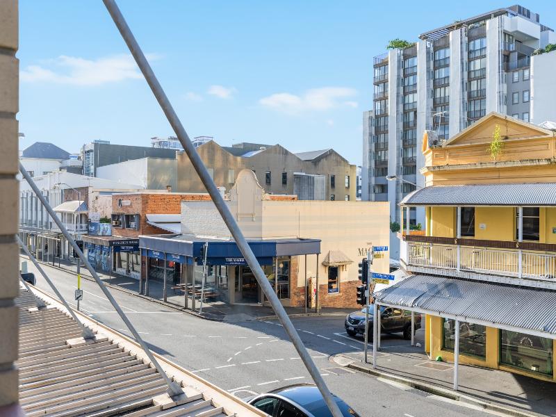 Central Brunswick Apartment Hotel image