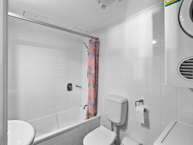 Central Brunswick Apartment Hotel image