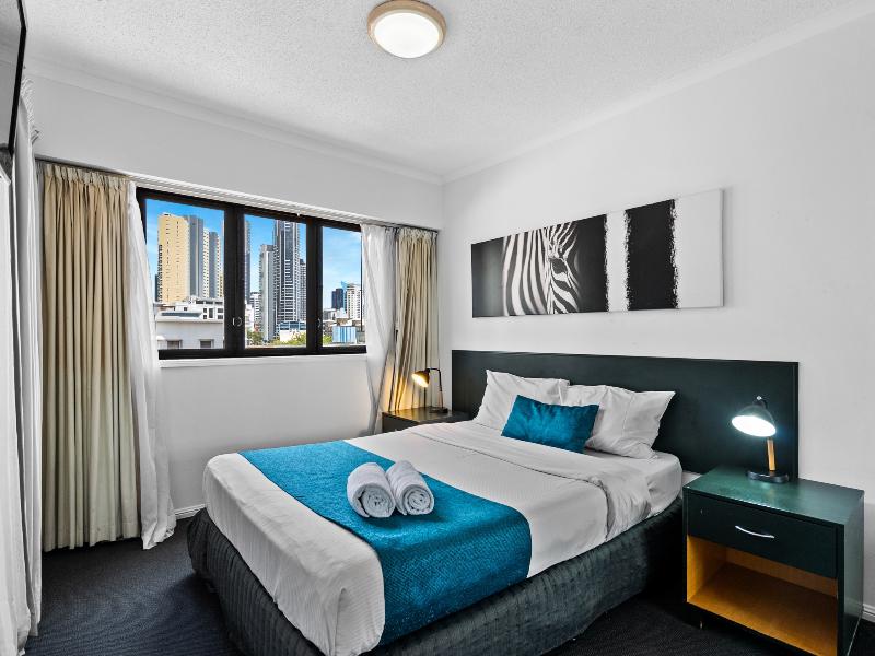 Central Brunswick Apartment Hotel image