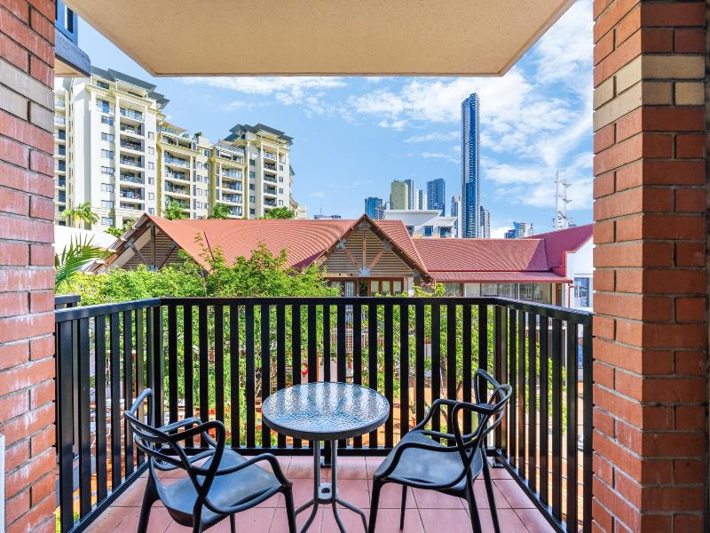 Central Brunswick Apartment Hotel image