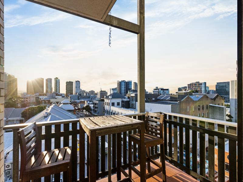 Central Brunswick Apartment Hotel image