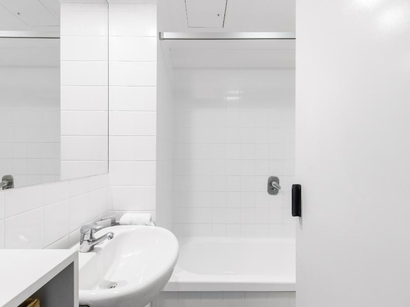 Central Brunswick Apartment Hotel image