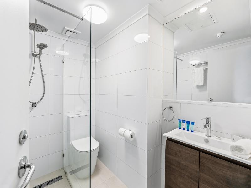 Central Brunswick Apartment Hotel image