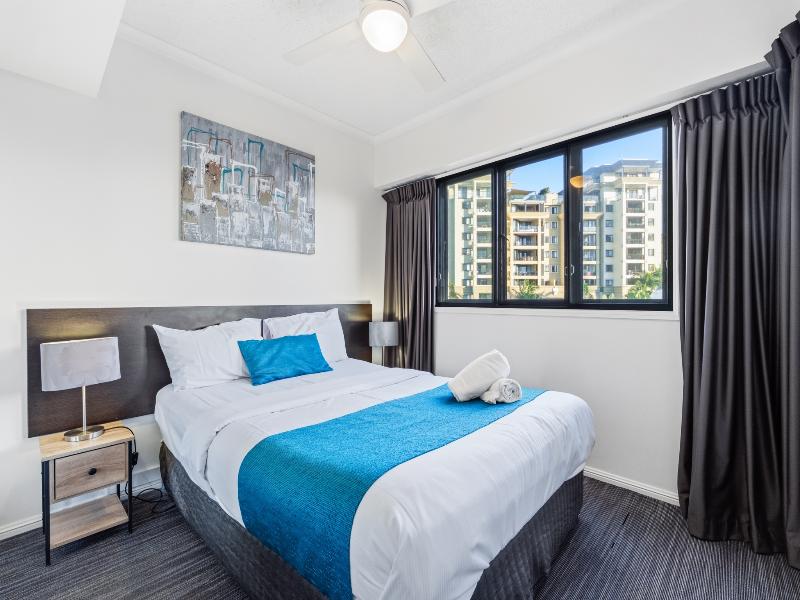 Central Brunswick Apartment Hotel image