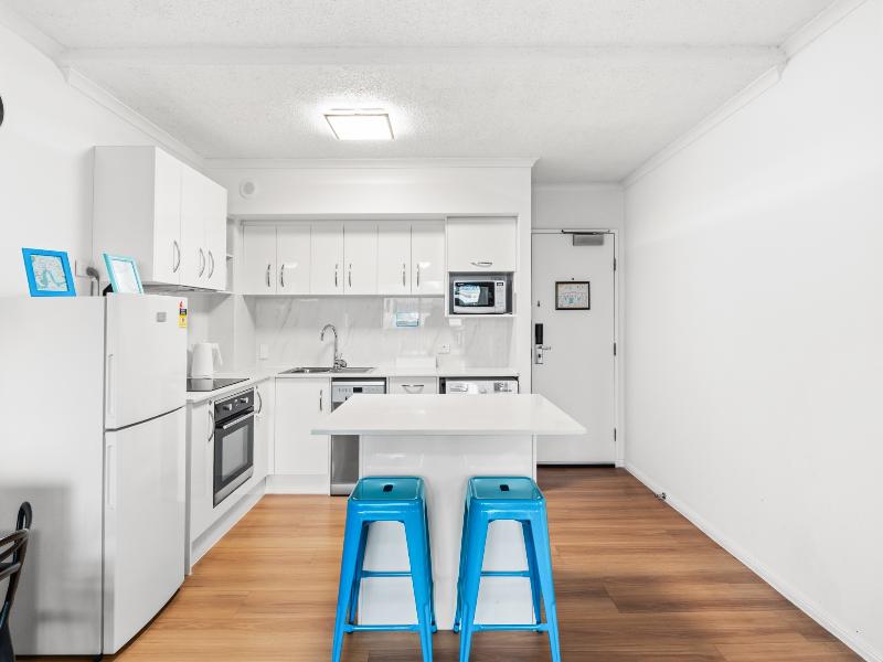 Central Brunswick Apartment Hotel image