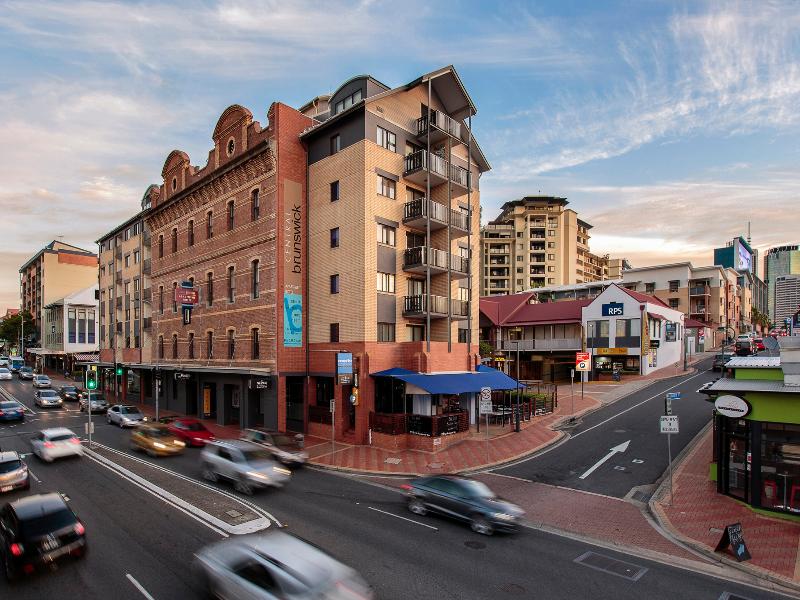 Central Brunswick Apartment Hotel image