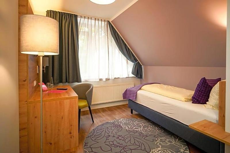 Lindenhof Ausbildungs- und Tagungshotel image