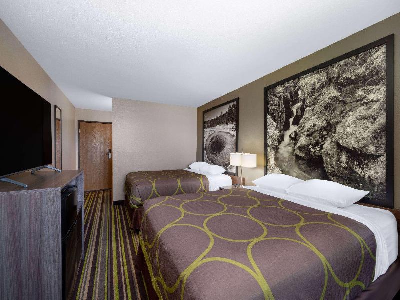 Super 8 by Wyndham Belgrade/Bozeman Airport image