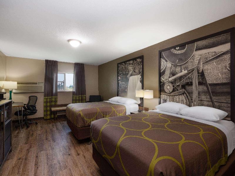 Super 8 by Wyndham Belgrade/Bozeman Airport image
