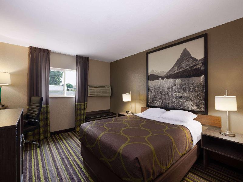 Super 8 by Wyndham Belgrade/Bozeman Airport image