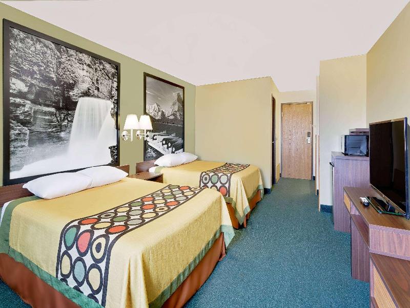 Super 8 by Wyndham Belgrade/Bozeman Airport image