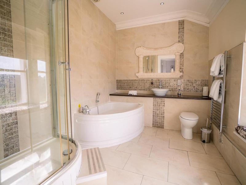 Court Colman Manor image