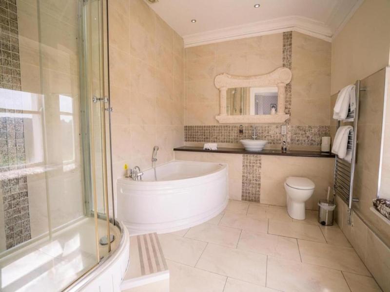 Court Colman Manor image