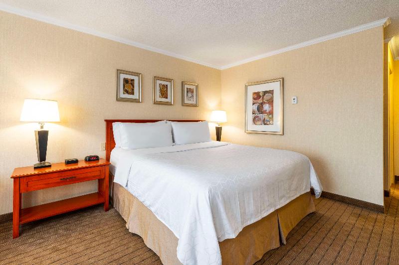Allure Hotel & Conference Centre image