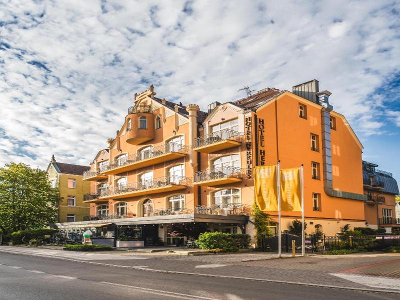 Villa Herkules image