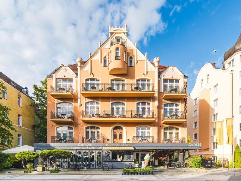 Villa Herkules image