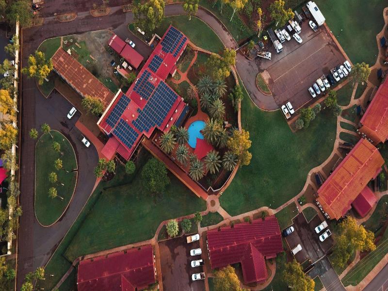 Seasons Hotel Newman