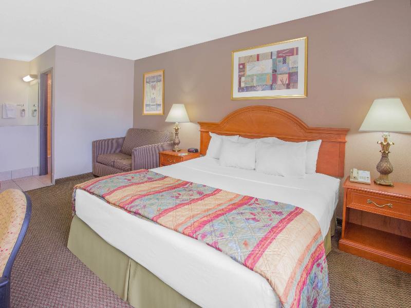 Days Inn by Wyndham Portage image
