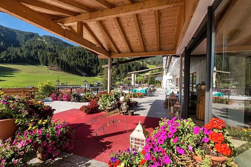 Berghotel image