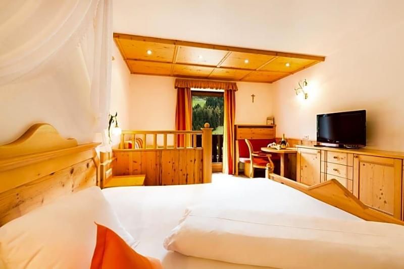 Berghotel image