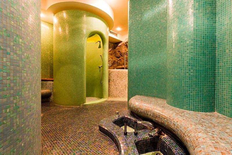 Berghotel image