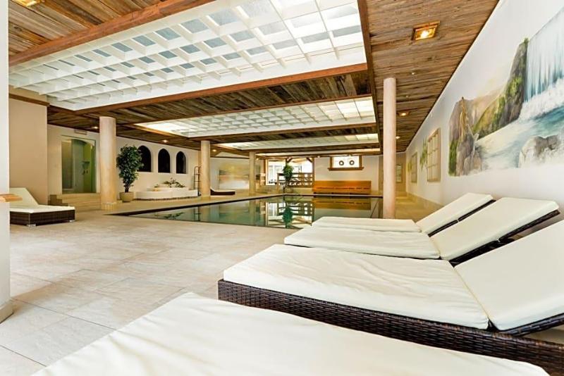 Berghotel image