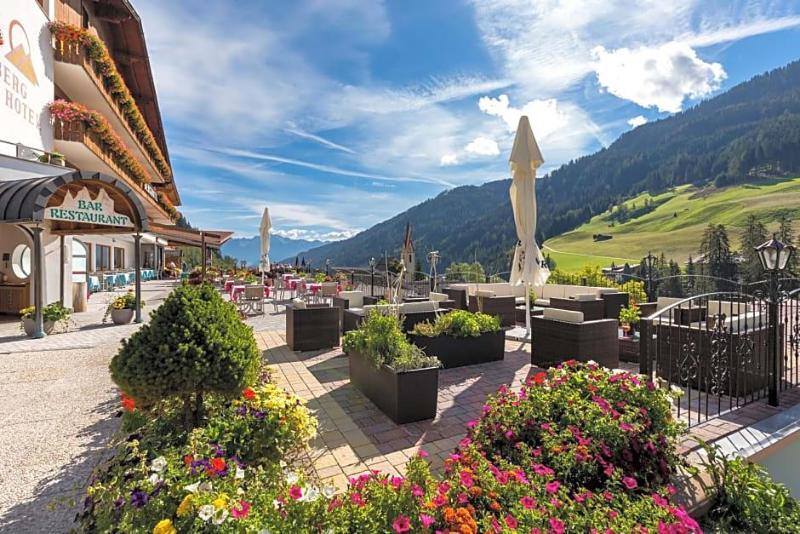 Berghotel image