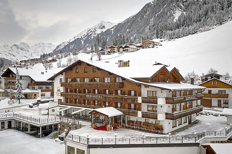 Berghotel image