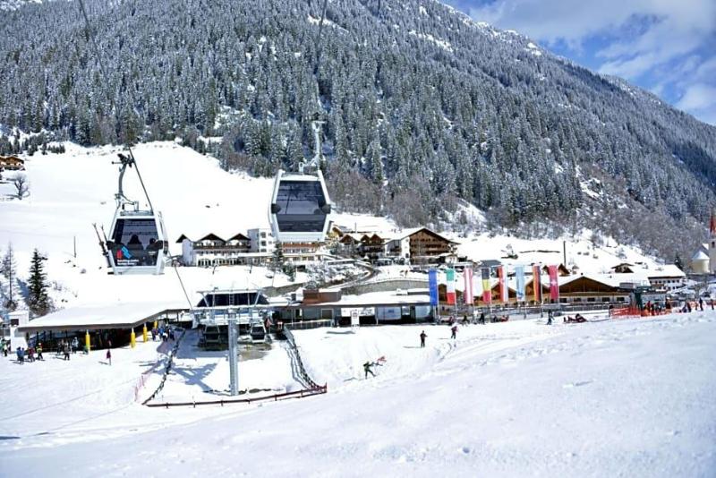 Berghotel image
