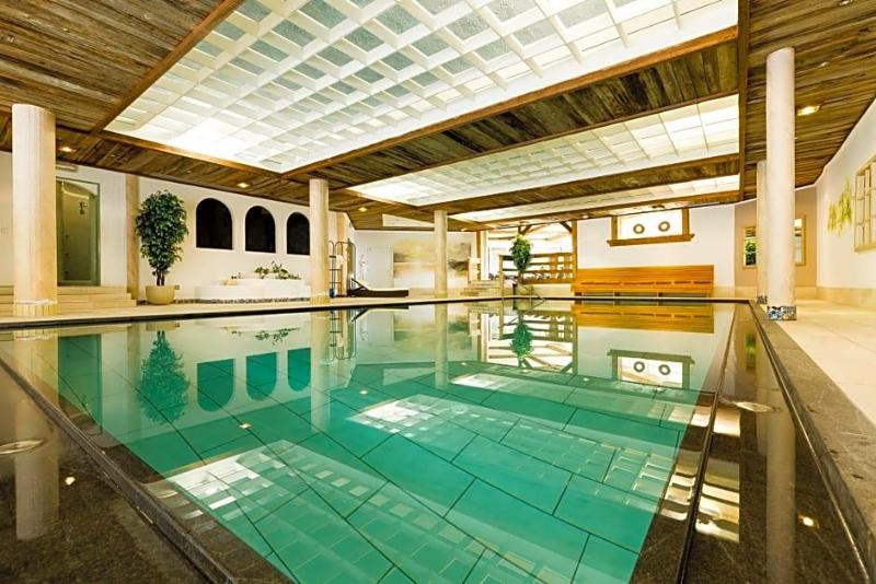 Berghotel image