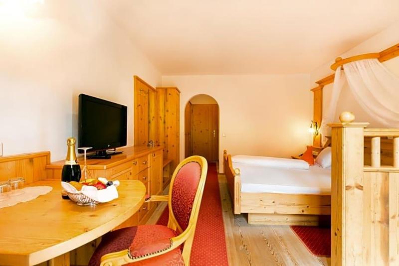 Berghotel image
