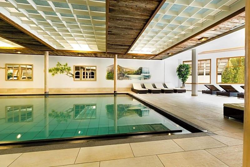 Berghotel image