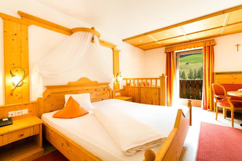 Berghotel image