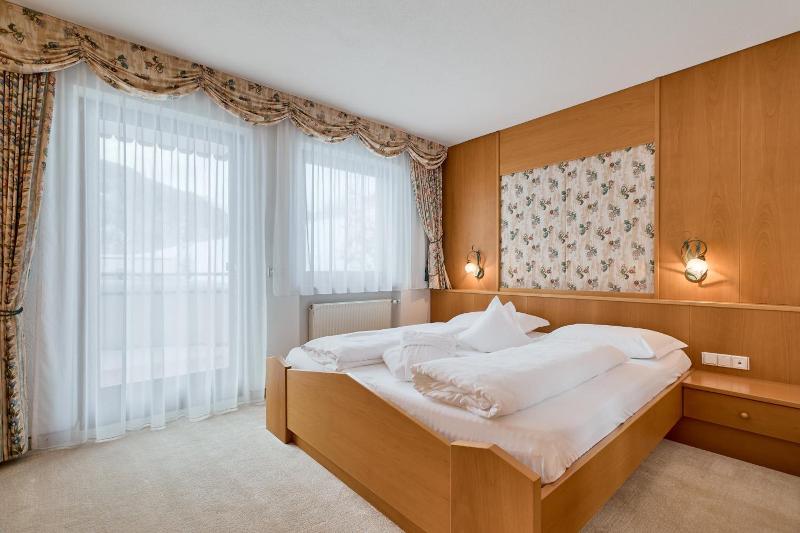 Berghotel image