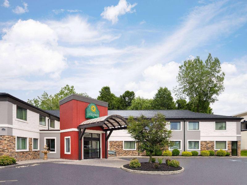 La Quinta Inn Buffalo Airport image